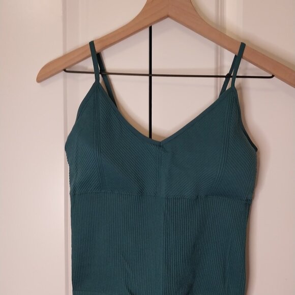 No Boundaries Seamless V-Neck Cami - Picture 3 of 6